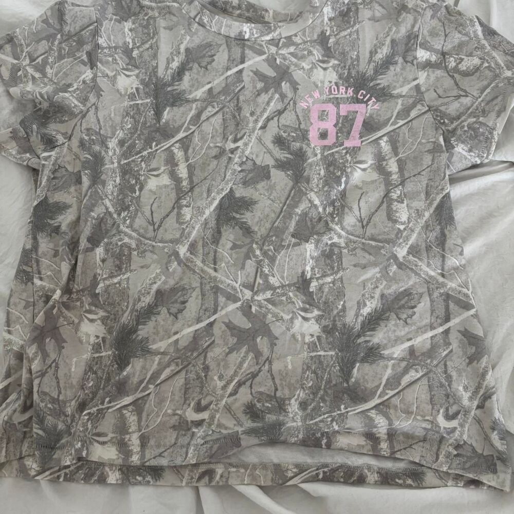 AEROPOSTALE Camoflauge Pink Grey Jersey Number XLarge Women's T-shirt